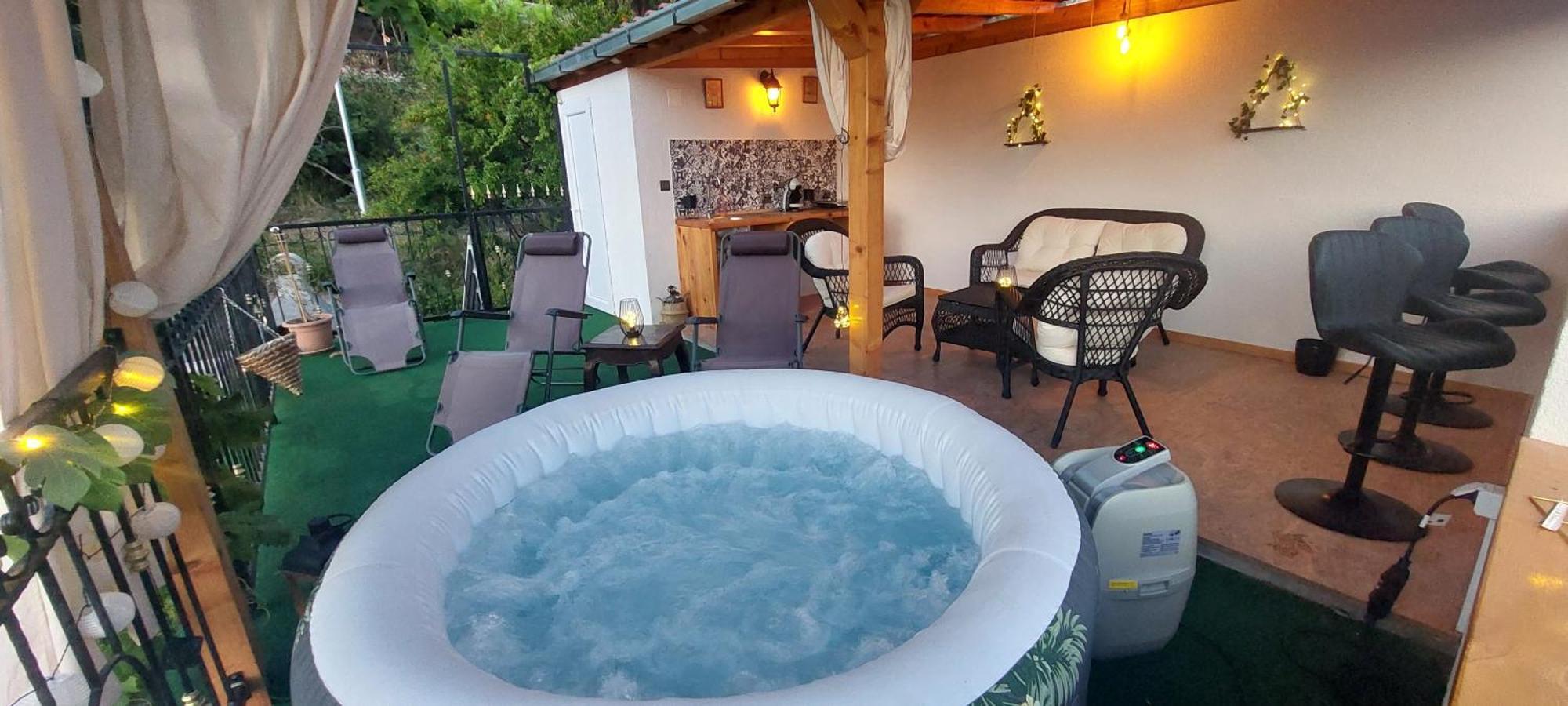 Апартаменты Panoramic View With Jacuzzi Вис Экстерьер фото